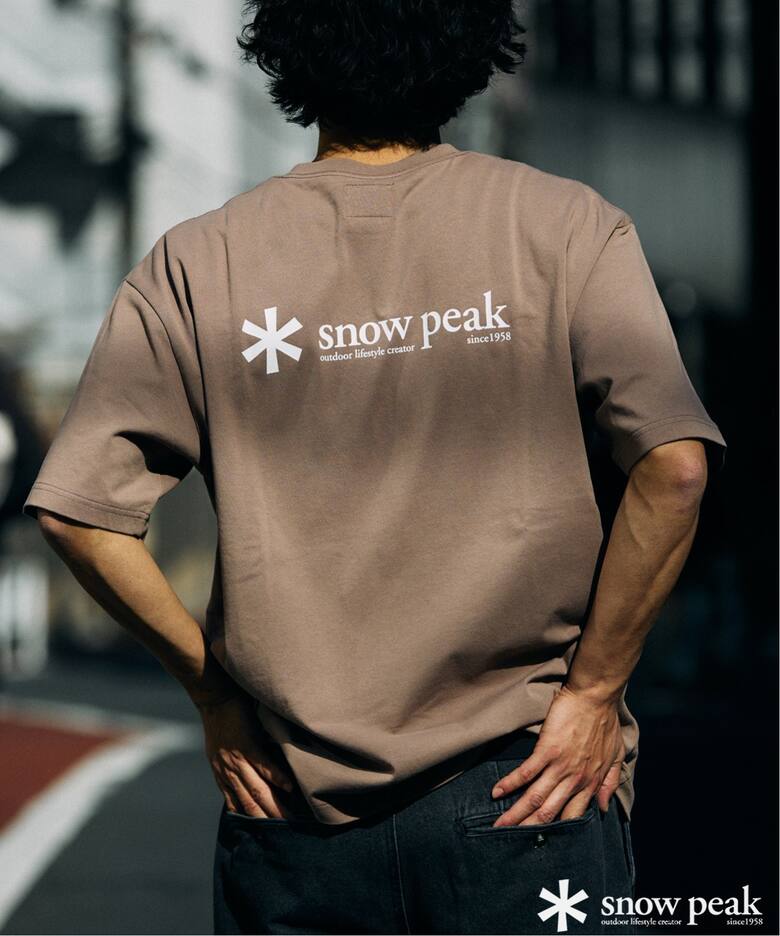 高級ブランド / SNOWPEAK スノーピーク Tシャツ｜JOURNAL ロゴプリント 別注 半袖Tシャツ